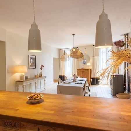Appartement Avec Son Patio Dans Centre Historique De Bourg Екстериор снимка