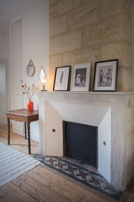 Appartement Avec Son Patio Dans Centre Historique De Bourg Екстериор снимка