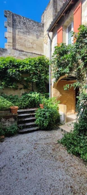 Appartement Avec Son Patio Dans Centre Historique De Bourg Екстериор снимка