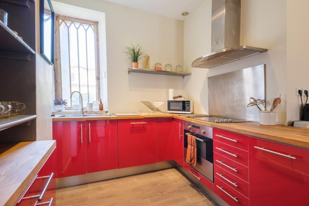 Appartement Avec Son Patio Dans Centre Historique De Bourg Екстериор снимка
