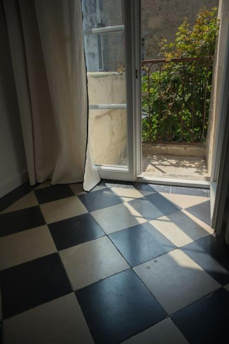 Appartement Avec Son Patio Dans Centre Historique De Bourg Екстериор снимка